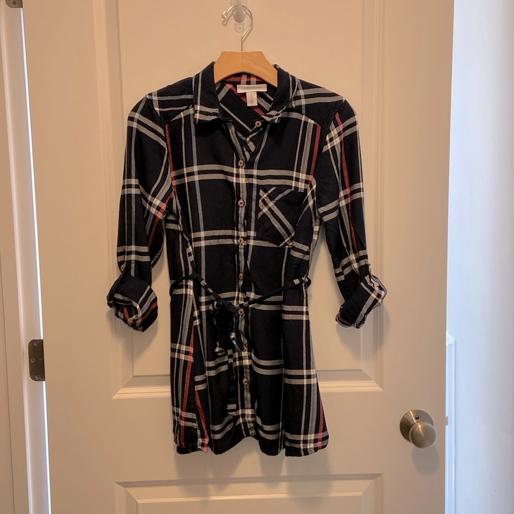 Motherhood Maternity button front tie blouse